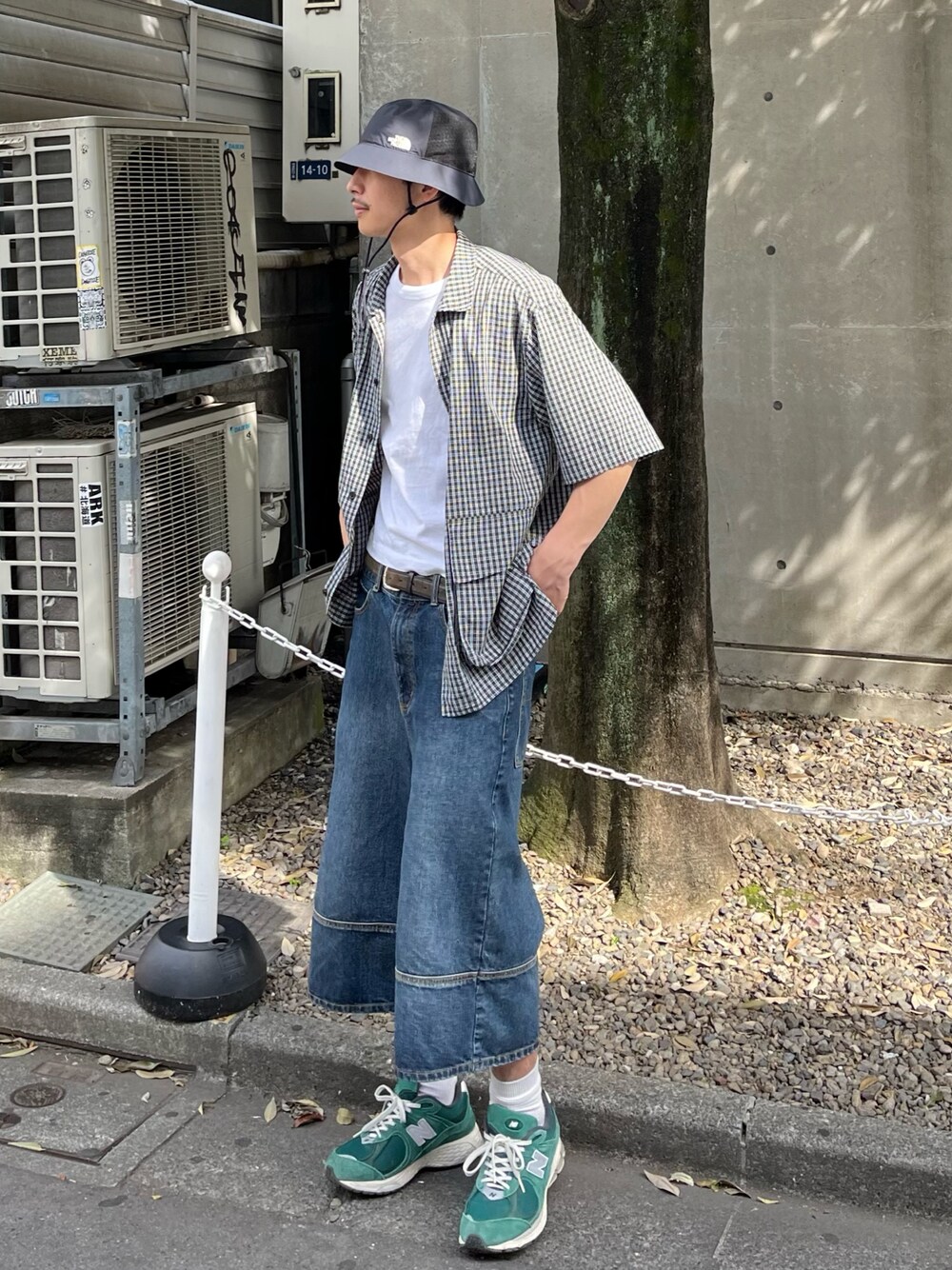 「CIAOPANICのBIGポケットショートスリーブシャツ（シャツ/ブラウス、グリーン系）」を使った、Shota Matsuokaさん（メンズ・180cm）の春コーディネートの1枚目の写真