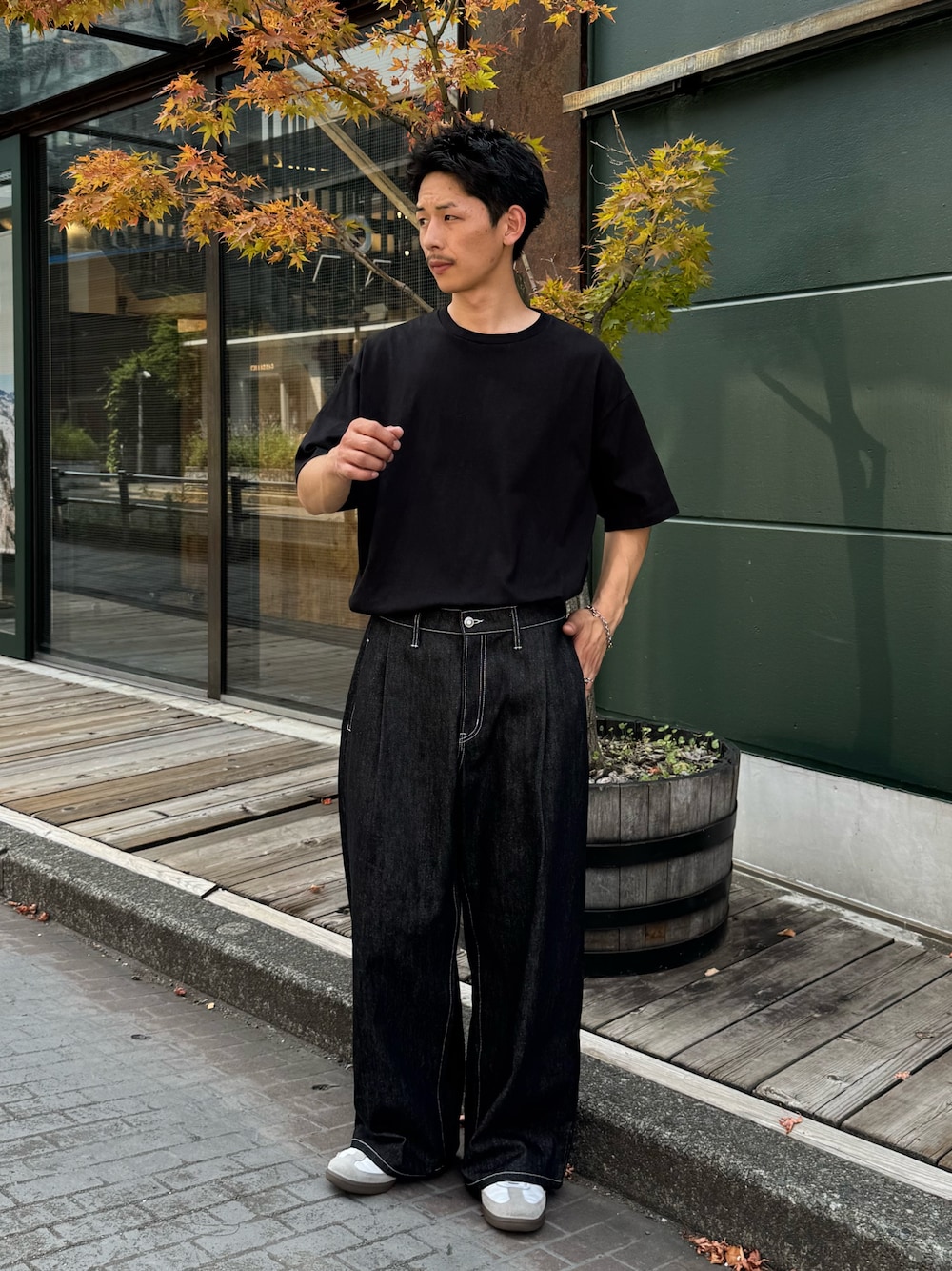 「CIAOPANICのヘビーウェイトボックスシルエットTシャツ（Tシャツ/カットソー、ブラック系）」を使った、Shota Matsuokaさん（メンズ・180cm）の夏コーディネートの1枚目の写真