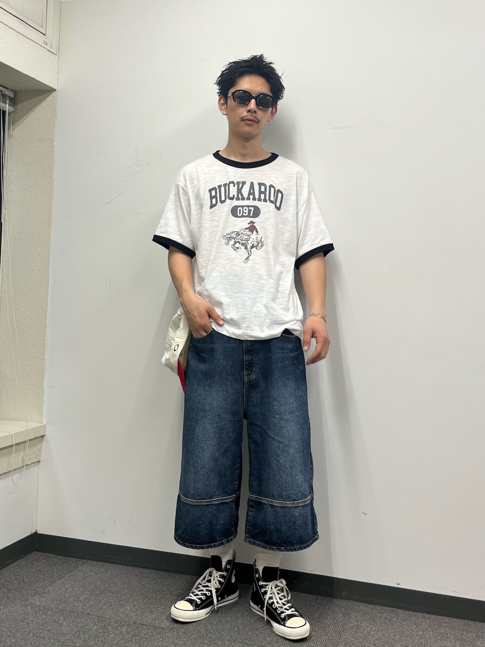 「CIAOPANICのアソートプリントリンガーTシャツ（Tシャツ/カットソー、ブラック系）」を使った、Shota Matsuokaさん（メンズ・180cm）の夏コーディネートの1枚目の写真