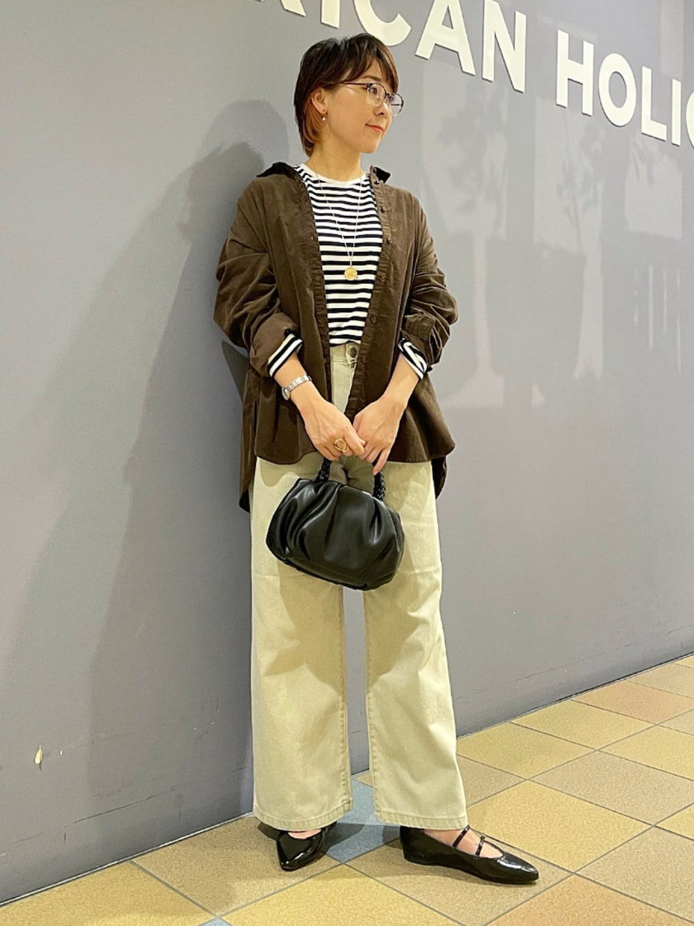 「秋服準備はじめました、秋服まるっと大公開、秋🍁コーデ、コーデュロイシャツ、シャツコーデ、シャツ好き集まれ、羽織シャツ、ボーダーカットソー、ワイドパンツコーデ、ワイドパンツ、ワイドパンツ ベージュ、ブラウン×ベージュ、アメリカンホリック、AMERICAN HOLIC」｜「AMERICAN HOLICのフロントタックワイドデニム（デニムパンツ、ベージュ系）」を使った、ah.susuyuさん（骨格ストレート・レディース・158cm）の秋コーディネートの1枚目の写真
