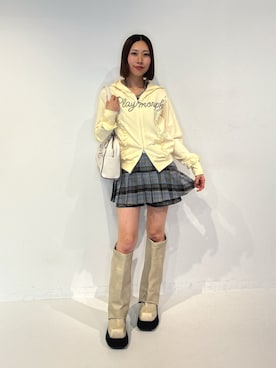 「jouetie（ジュエティ）のスタッズカバーブーツ（ブーツ、ホワイト系）」を使った、RINOさん（レディース・156cm）の夏コーディネート