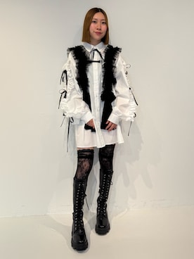 「jouetie（ジュエティ）のショルダーフリルリボンタイBIGシャツ　春服（シャツ/ブラウス、ホワイト系）」を使った、RINOさん（レディース・156cm）の春コーディネート