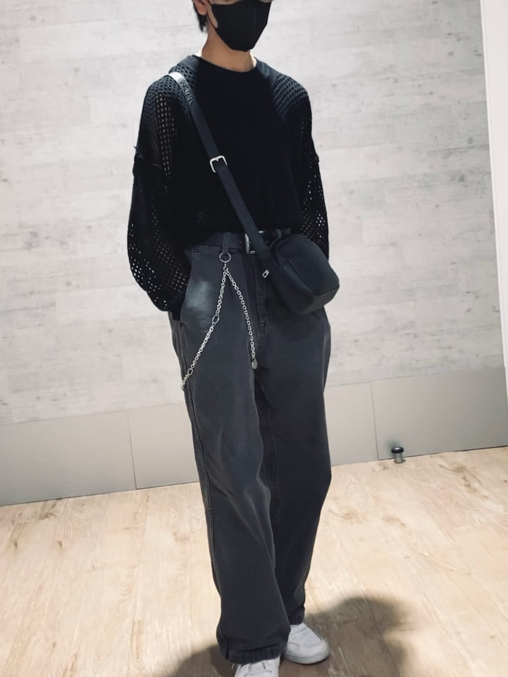 「ブラック、メッシュ」｜「GUのアイテム（デニムパンツ、ブラック系）」を使った、mitsuさん（メンズ・164cm）の秋コーディネートの1枚目の写真