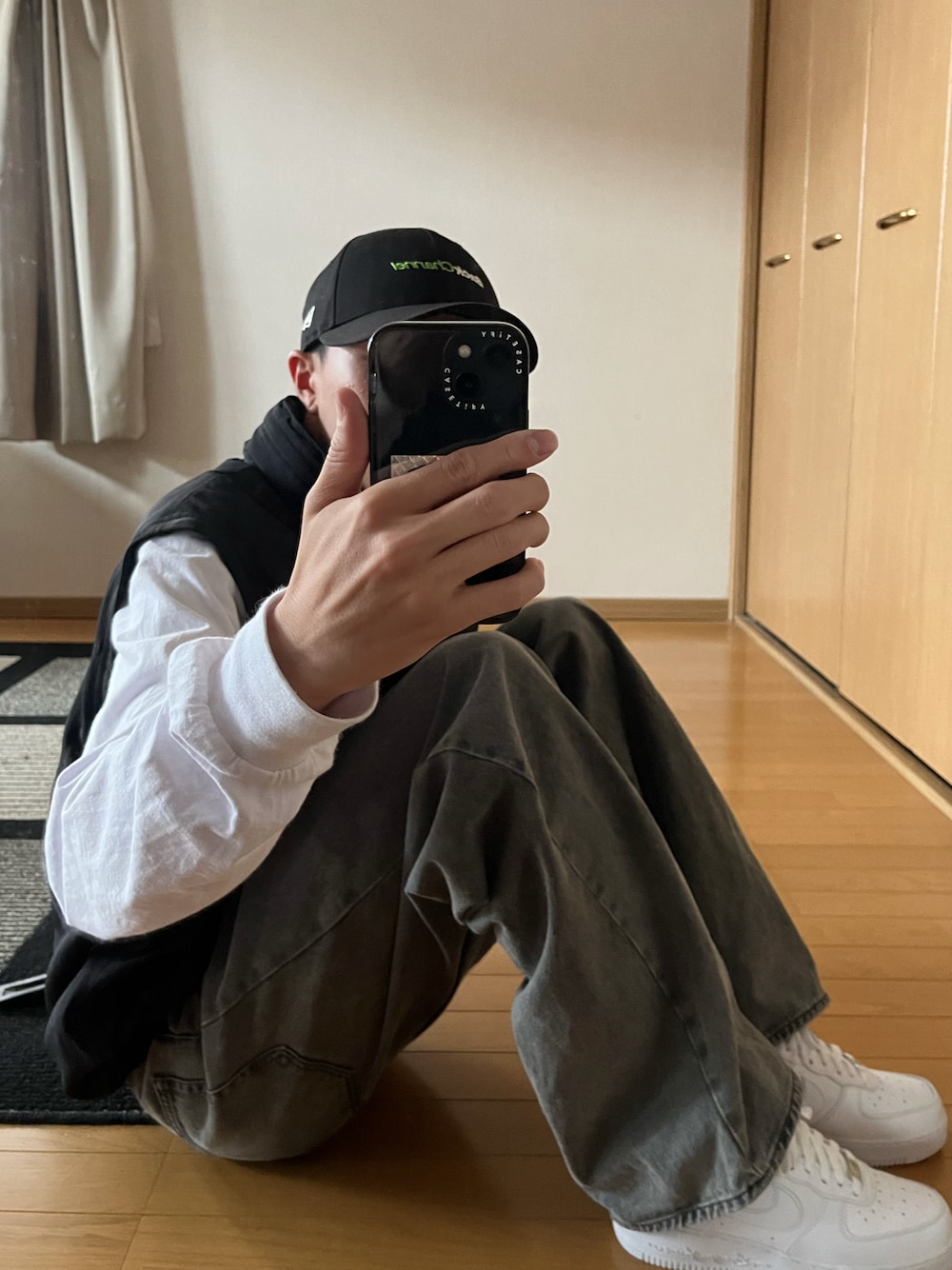 「ストリート、カジュアル、ストリートコーデ、低身長」｜「SHAKA WeARのSHAKA WEAR/シャカ ウェア 7.5OZ マックス ヘビィウェイト ロング スリーブ Tee（Tシャツ/カットソー、ホワイト系）」を使った、SGさん（メンズ・164cm）の春コーディネートの1枚目の写真