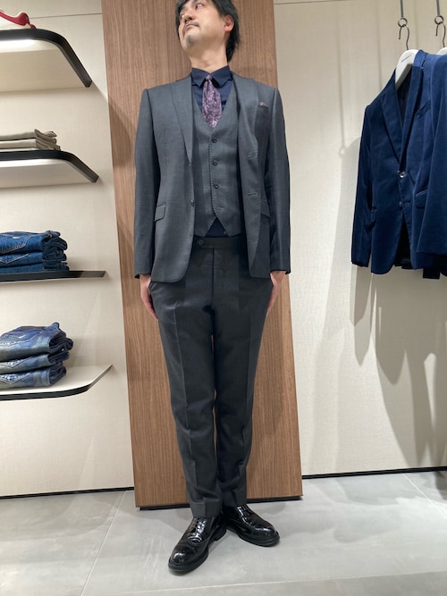 EMPORIO ARMANI スーツ セット 1742287471_500.jpg