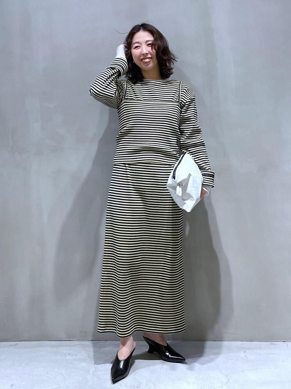 「KASSL EDITIONS、カッスルエディションズ、miller、ミラー、ボーダー、ワンピース、レイヤード、マキシ、ポインテッドトゥ、ヒール、ローヒール、ミュール、Vカット、ADAM ET ROPÉ、FEMME」｜「MILLERの【Miller for ADAM ET ROPE'】 別注WAFFLE BORDER DRESS（ワンピース、グリーン系）」を使った、SHOKOさん（レディース・159cm）の春コーディネートの1枚目の写真