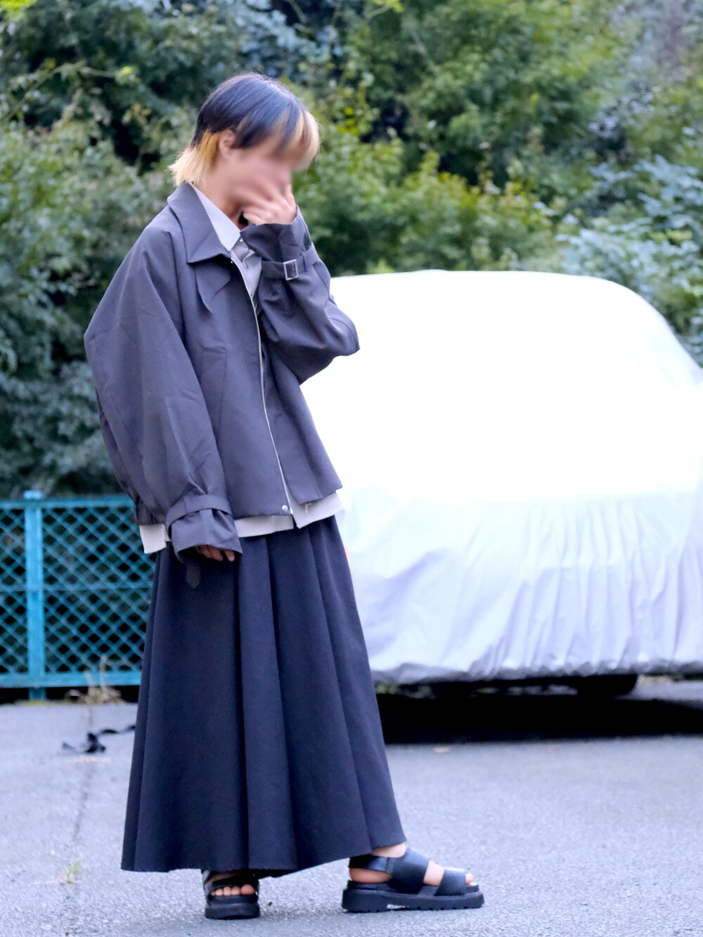 「秋服まるっと大公開、秋服、モノトーンコーデ、ブルゾン、きれいめカジュアル、低身長コーデ、KUUUPY、CLEL、学生コーデ、垢抜けコーデ、高校生」｜「KUUUPYのDrape Gather Hakama Pants - ドレープギャザー袴パンツ（スラックス、ブラック系）」を使った、だおん。さん（メンズ・162cm）の秋コーディネートの1枚目の写真
