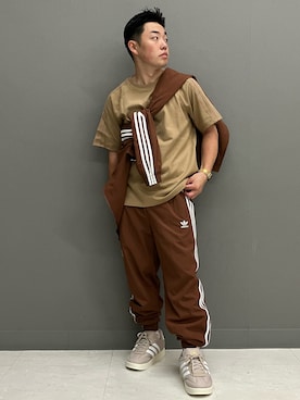 「アイテム（スウェットパンツ、ブラウン系）」を使った、NTさん（メンズ・166cm）の秋コーディネート
