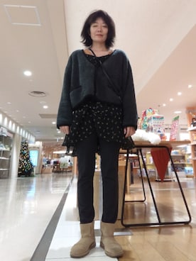 「アイテム（レギンス/スパッツ）」を使った、ほりいかなさん（レディース・164cm）の秋コーディネート