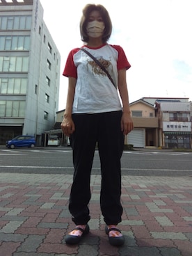 「アイテム（スリッポン）」を使った、ほりいかなさん（レディース・164cm）の秋コーディネート