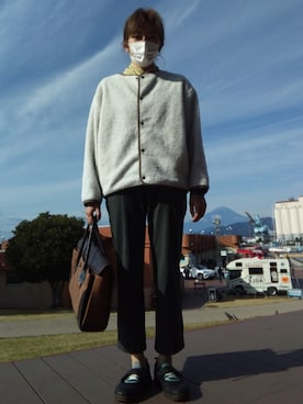 「アイテム（スリッポン）」を使った、ほりいかなさん（レディース・164cm）の秋コーディネート