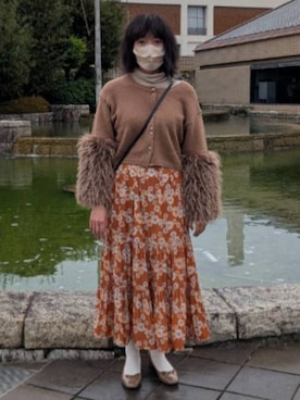 「アイテム（スカート、オレンジ系）」を使った、ほりいかなさん（レディース・164cm）の秋コーディネート