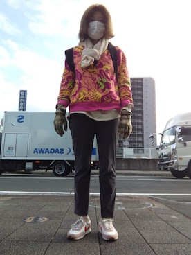 「アイテム（スニーカー）」を使った、ほりいかなさん（レディース・164cm・30代）の秋コーディネート