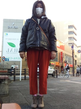 「アイテム（スラックス）」を使った、ほりいかなさん（レディース・164cm）の秋コーディネート