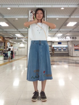 「アイテム（デニムスカート）」を使った、ほりいかなさん（レディース・164cm・30代）の夏コーディネート