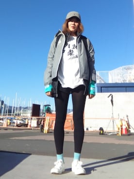 「アイテム（ジャケット/アウター、グレー系）」を使った、ほりいかなさん（レディース・164cm）の冬コーディネート