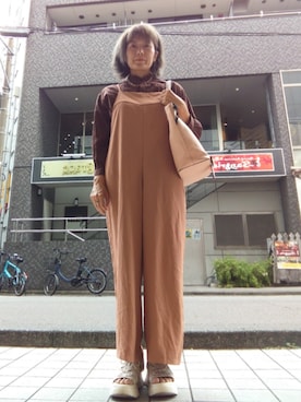 「アイテム（つなぎ/オールインワン）」を使った、ほりいかなさん（レディース・164cm）の秋コーディネート