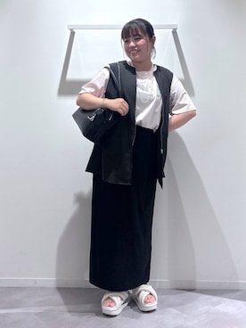 「アイテム（スカート、ブラック系）」を使った、めいめいさん（レディース・160cm）の夏コーディネート