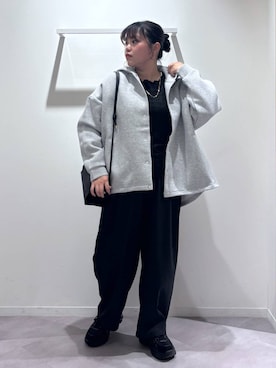 「アイテム（ブルゾン、グレー系）」を使った、めいめいさん（レディース・160cm）の秋コーディネート