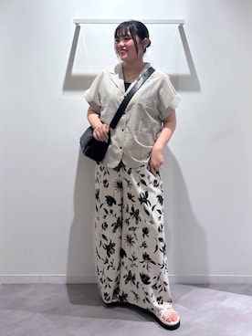 「GLOBAL WORK（グローバルワーク）のさらさらリラックスイージーパンツ/636563（その他パンツ、ホワイト系）」を使った、めいめいさん（レディース・160cm）の夏コーディネート