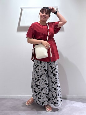 「アイテム（ヘアゴム）」を使った、めいめいさん（レディース・160cm）の夏コーディネート