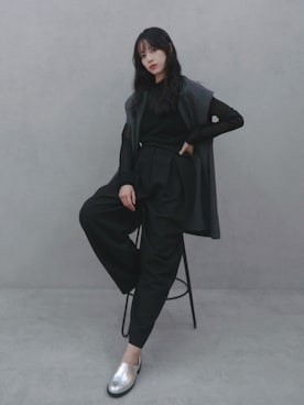 「スラックス」｜「アイテム（その他アウター）」を使った、ERIKAさん（レディース・161cm）の秋コーディネート