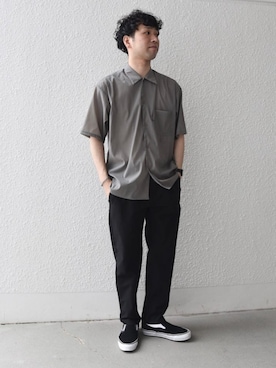 「SHIPS any（シップス エニィ）のSHIPS any:〈接触冷感/UVカット〉VEILICE レギュラーカラー ポケット シャツ(セットアップ対応)◆（シャツ/ブラウス、グレー系）」を使った、奥原さん（メンズ・177cm）の夏コーディネート