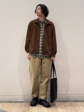 「アイテム（チノパンツ）」を使った、奥原さん（メンズ・177cm）の秋コーディネート