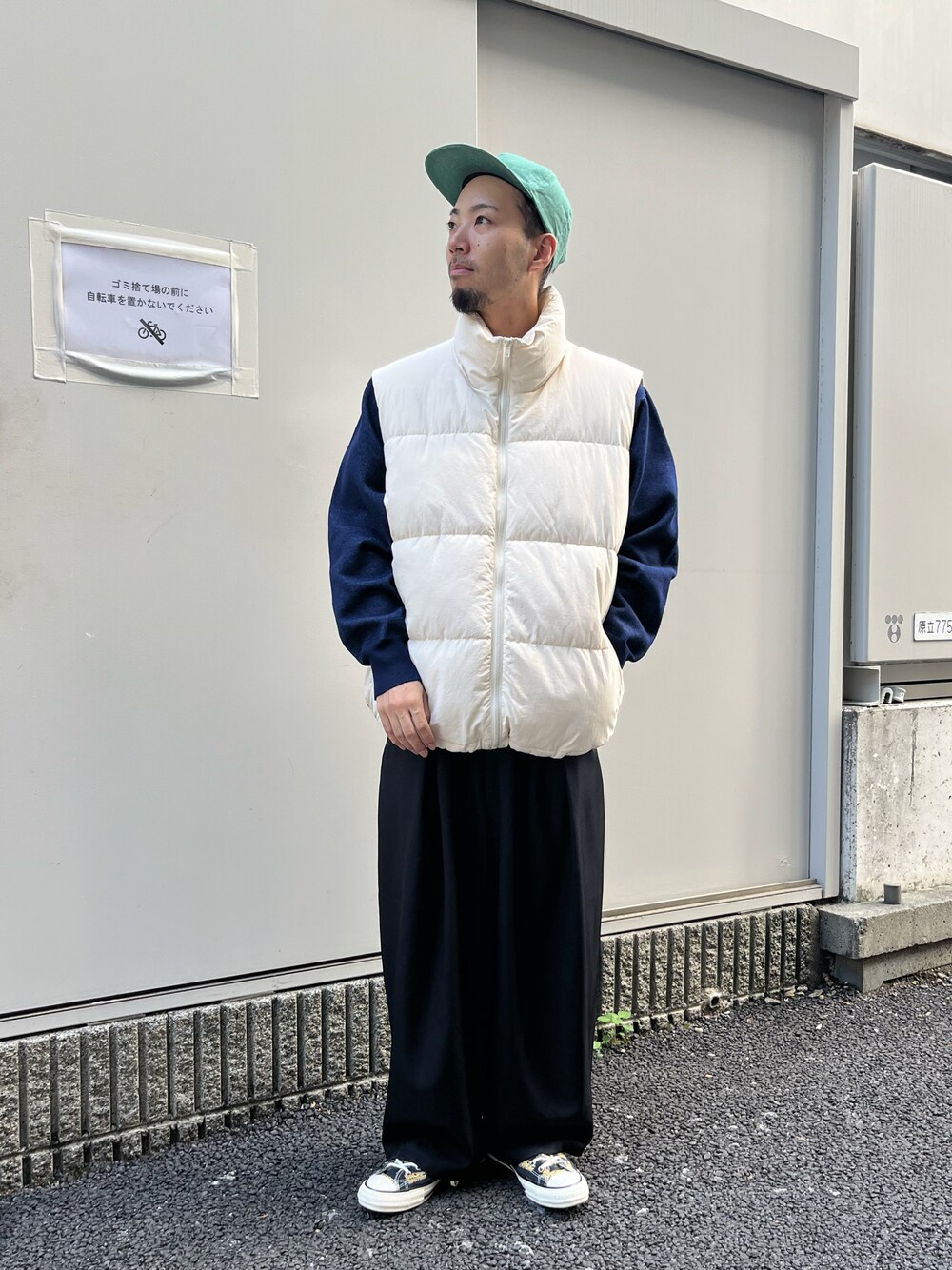 「チャオパニック、ciaopanic」｜「CIAOPANICのナイロンタスランファイバー中綿ベスト（その他アウター、ホワイト系）」を使った、takushutoさん（メンズ・173cm）の秋コーディネートの1枚目の写真