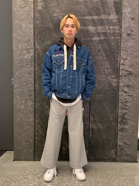 「AVIREX（アヴィレックス）のアイテム（デニムジャケット）」を使った、アオさん（メンズ・176cm）の冬コーディネート