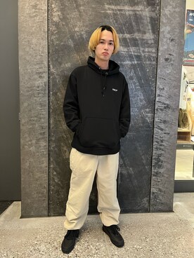 「AVIREX（アヴィレックス）のアイテム（シューズ）」を使った、アオさん（メンズ・176cm）の春コーディネート