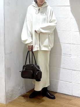 「LOWRYS FARM（ローリーズファーム）のストレッチサテンスカート　 290120（スカート、イエロー系）」を使った、hm4150さん（レディース）の春コーディネート