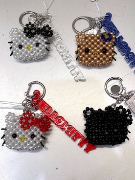 「Me%（ミィパーセント）の【HELLO KITTY】フェイスビーズキーチャーム　641552（キーホルダー、レッド系）」を使った、hm4150さん（レディース）の冬コーディネート