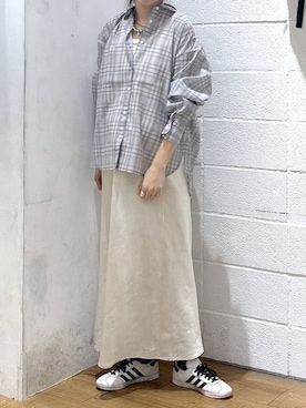 「LOWRYS FARM（ローリーズファーム）のストレッチサテンスカート　 290120（スカート、ホワイト系）」を使った、hm4150さん（レディース）の春コーディネート