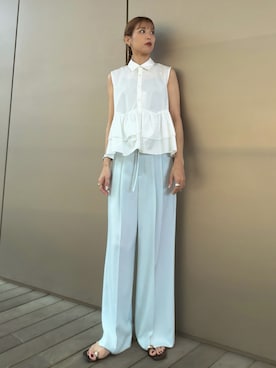 「NATURAL BEAUTY BASIC（ナチュラルビューティーベーシック）のダブルベルトワイドパンツ（その他パンツ、ブルー系）」を使った、Aya.さん（レディース・162cm）の夏コーディネート