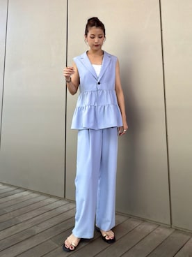 「NATURAL BEAUTY BASIC（ナチュラルビューティーベーシック）の【セットアップ可能】ペプラムジレブラウス（ベスト、ブルー系）」を使った、Aya.さん（レディース・162cm）の夏コーディネート