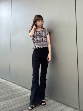 「NATURAL BEAUTY BASIC(ナチュラルビューティーベーシック)のフレアデニムパンツ(デニムパンツ、ブラック系)」を使った、Aya.さん(レディース・162cm)の夏コーディネート