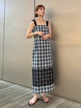 「NATURAL BEAUTY BASIC（ナチュラルビューティーベーシック）のチェックフリルショルダーワンピース（ワンピース、ブラック系）」を使った、Aya.さん（レディース・162cm）の夏コーディネート