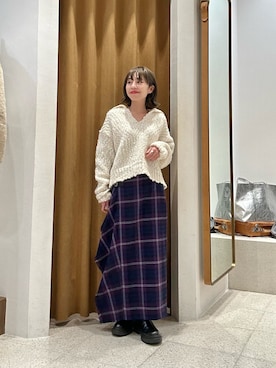 「アイテム（スカート、パープル系）」を使った、wgtsuyaさん（レディース・153cm）の秋コーディネート