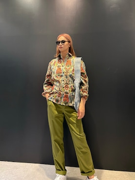 「アイテム（スラックス）」を使った、Desigual 名古屋 STAFFさん（レディース・170cm）の夏コーディネート