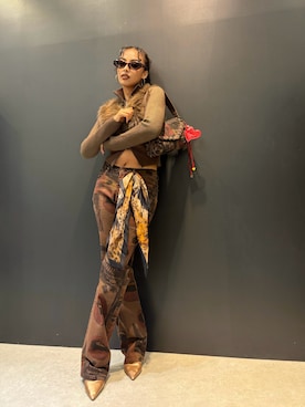 「アイテム（バンダナ/スカーフ）」を使った、Desigual 名古屋 STAFFさん（レディース・165cm）の秋コーディネート