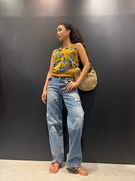 「Desigual（デシグアル）の風景ジャカードポロニットベスト（Tシャツ/カットソー、ブラウン系）」を使った、Desigual 名古屋 STAFFさん（レディース・170cm）の春コーディネート