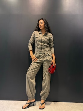 「Desigual（デシグアル）の【Desigual × Nicki Nicole】リップモチーフ レザー調ミディアムバッグ（ハンドバッグ、レッド系）」を使った、Desigual 名古屋 STAFFさん（レディース・160cm）の夏コーディネート