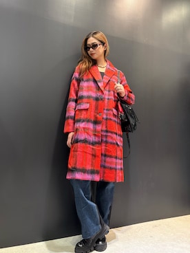 「アイテム（バックパック/リュック）」を使った、Desigual 名古屋 STAFFさん（レディース・165cm）の冬コーディネート