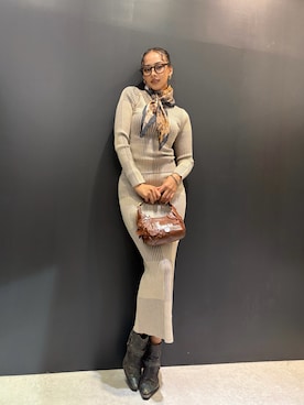 「アイテム（バンダナ/スカーフ）」を使った、Desigual 名古屋 STAFFさん（レディース・165cm）の冬コーディネート