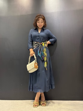 「Desigual（デシグアル）の刺繍ステッチ ホワイト中型ハンドバッグ（ショルダーバッグ、ホワイト系）」を使った、Desigual 名古屋 STAFFさん（レディース・170cm）の夏コーディネート