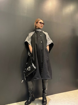 「アイテム（ポンチョ）」を使った、Desigual 名古屋 STAFFさん（レディース・165cm）の冬コーディネート