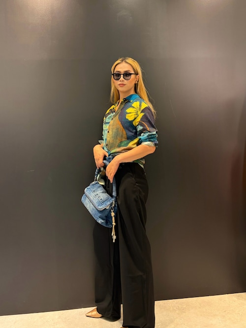 新品♡定価11900円 デシグアル  ボタニカルプリントブラウス 黒柄 Lサイズ DESIGUAL - Desigual デジグアル 長袖シャツ ボタニカルプリント L