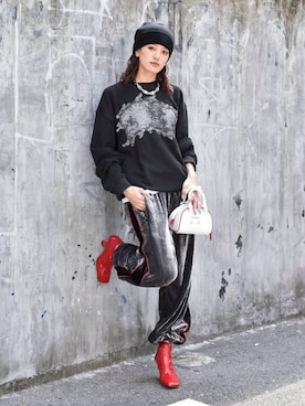 「DIESEL（ディーゼル）のアイテム（ショルダーバッグ）」を使った、Mizukiさん（レディース・166cm）の秋コーディネート