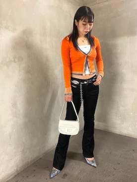 「DIESEL（ディーゼル）のレディース レザー クロスボディバッグ（ショルダーバッグ、ホワイト系）」を使った、yuikaさん（レディース・163cm）の秋コーディネート